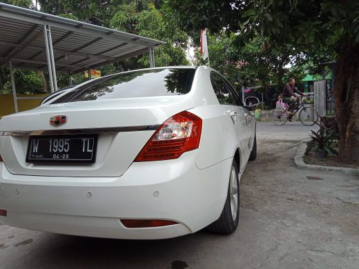 Dijual Mobil Geely Emgrand 2013 Terawat di Jawa Timur