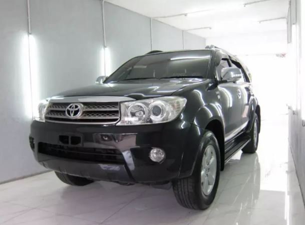 Dijual Cepat Toyota Fortuner G 2010 di Jawa Barat