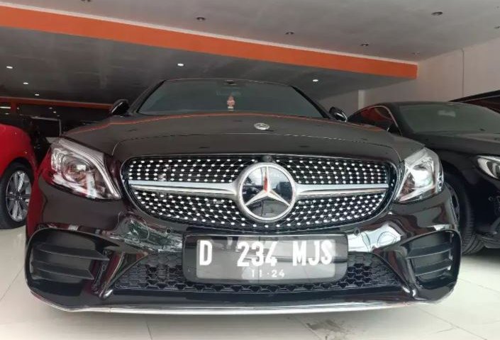 Jual Mobil Bekas Mercedes-Benz C-Class C 300 2019 di Jawa Barat