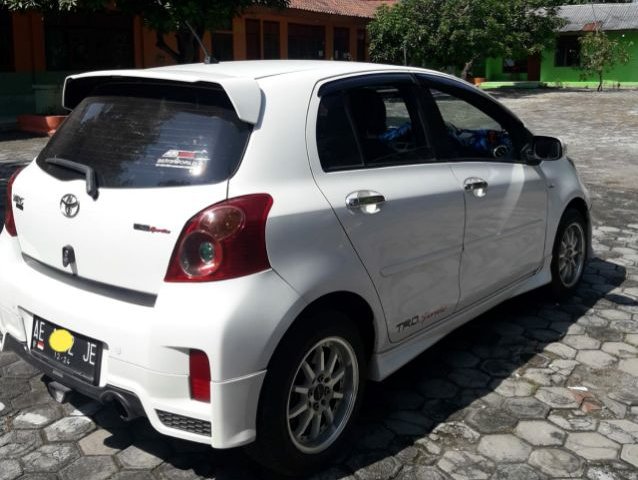 Jual cepat mobil Toyota Yaris TRD Sportivo 2012 di Jawa Timur