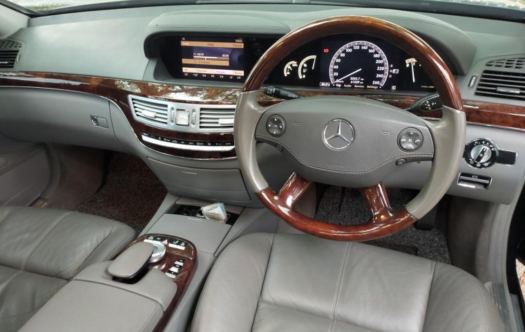 Dijual Mobil 4Mercedes-Benz S-Class 300 2008 Sedan di DKI Jakarta