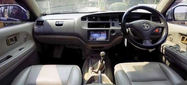 Dijual Toyota Kijang LGX-D 2003 Hitam di Jawa Barat