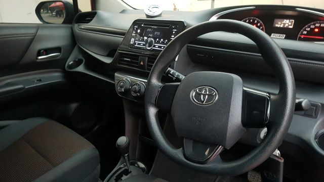 Toyota Sienta E FULL ORI + GARANSI MESIN & TRANSMISI 1 TAHUN*