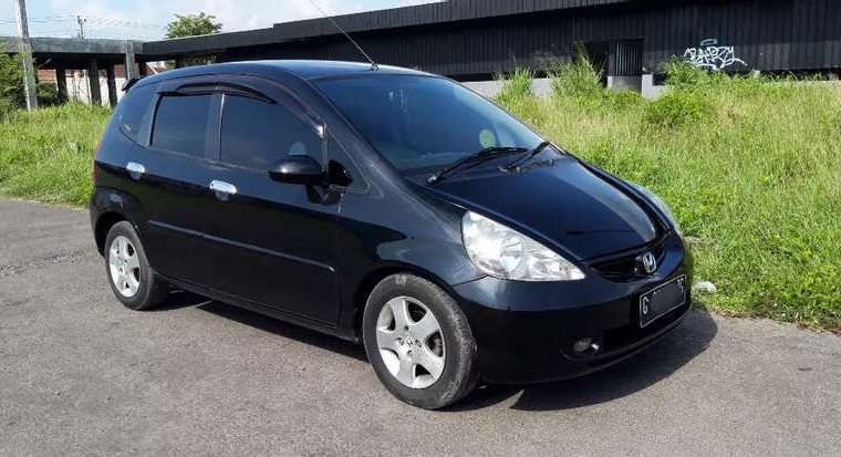 Jual cepat Honda Jazz A 2005 di Jawa Tengah