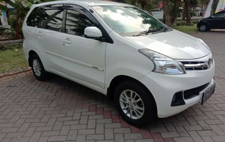 Dijual mobil bekas Daihatsu Xenia R, Jawa Timur 