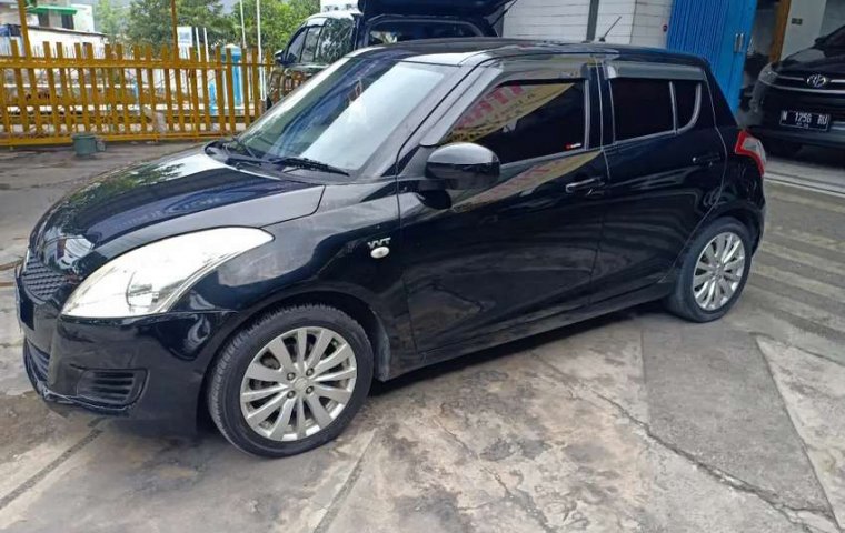 Mobil Suzuki Swift 2013 GL terbaik di Jawa Timur