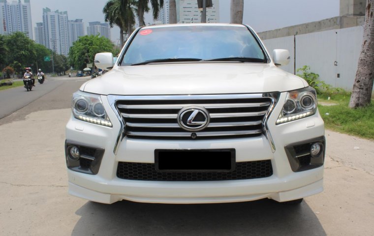 Lexus LX 570 2012 Putih