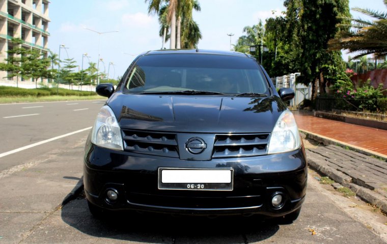 Nissan Grand Livina XV 2010 Hitam