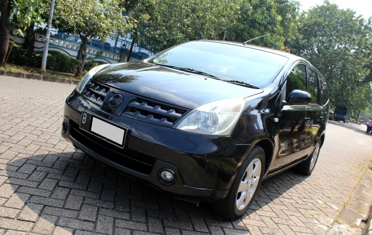 Nissan Grand Livina XV 2010 Hitam