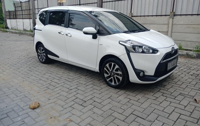 Toyota Sienta V 2016 Putih