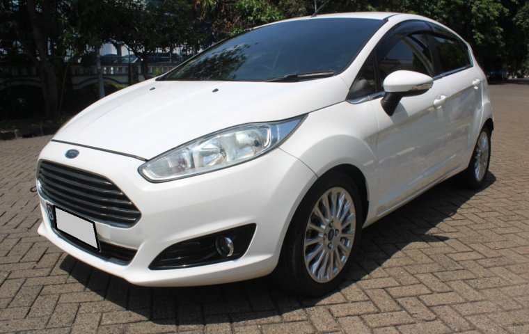 Ford Fiesta S at 2013 Putih (new model)