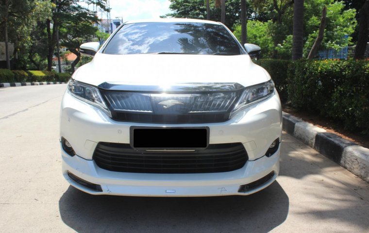 Toyota Harrier 2.0 NA 2014 Putih