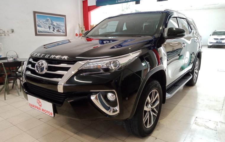 Toyota New Fortuner 2.4 VRZ Diesel AT 2017 Hitam Km Rendah