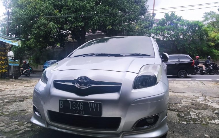 Toyota Yaris S Limited 2010 Silver