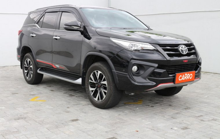 Toyota Fortuner 2.4 VRZ TRD AT 2017 Hitam