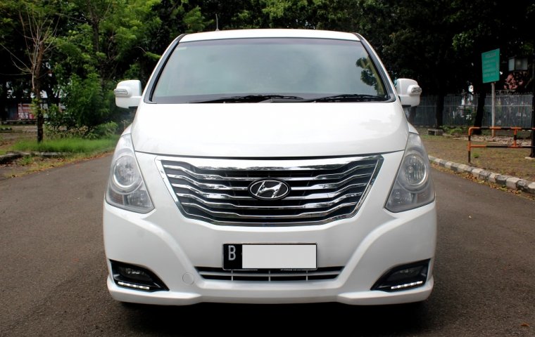 Hyundai H-1 Elegance 2014 Putih