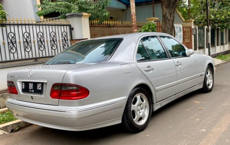 Jual Mercedes-Benz E 240 Avant Garde W210 2000