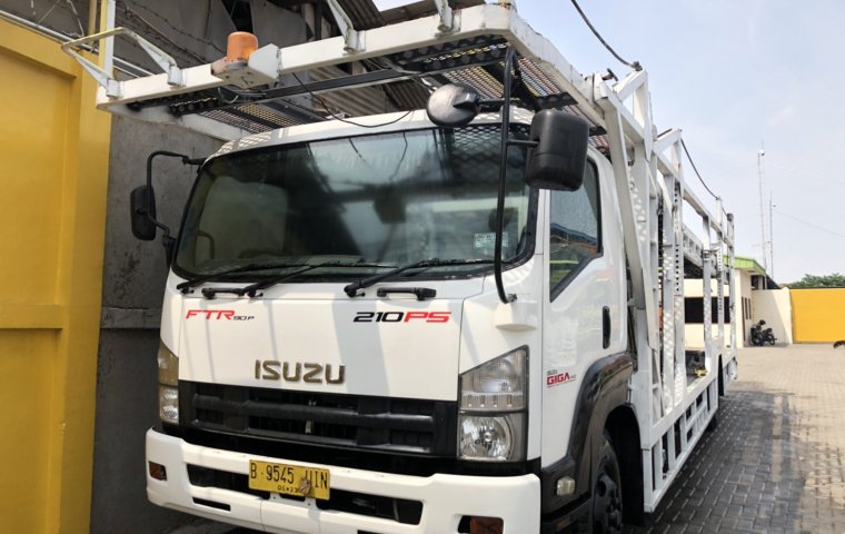 MULUS+BanBARU,MURAH 210ps Isuzu Giga Engkel 4x2 Bak Carrier FTR 2013