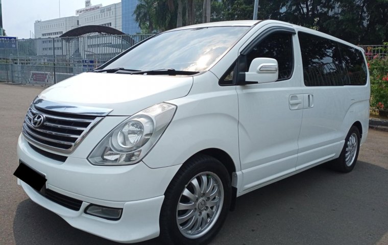 Hyundai H-1 XG 2012 Putih