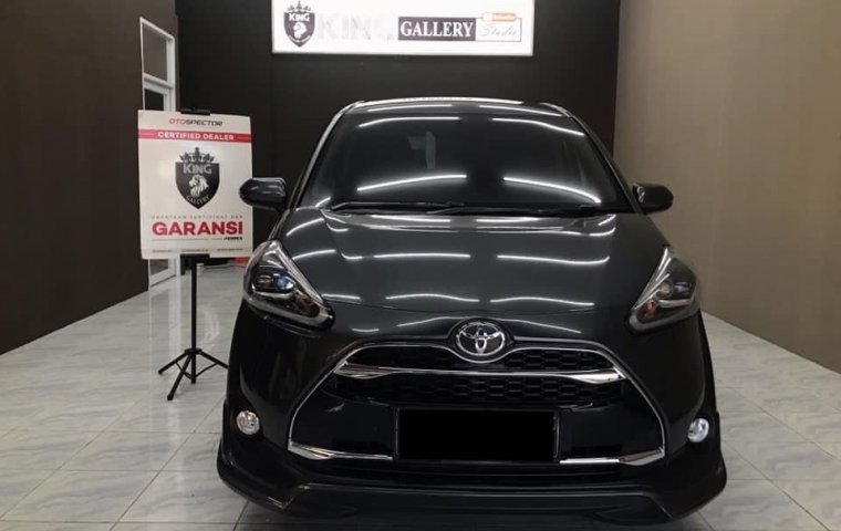 TOYOTA SIENTA Q GREY 2018