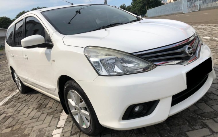 Nissan Grand Livina XV 2013 Putih