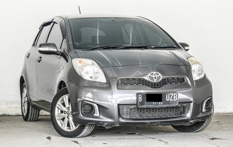 Toyota Yaris J AT 2012