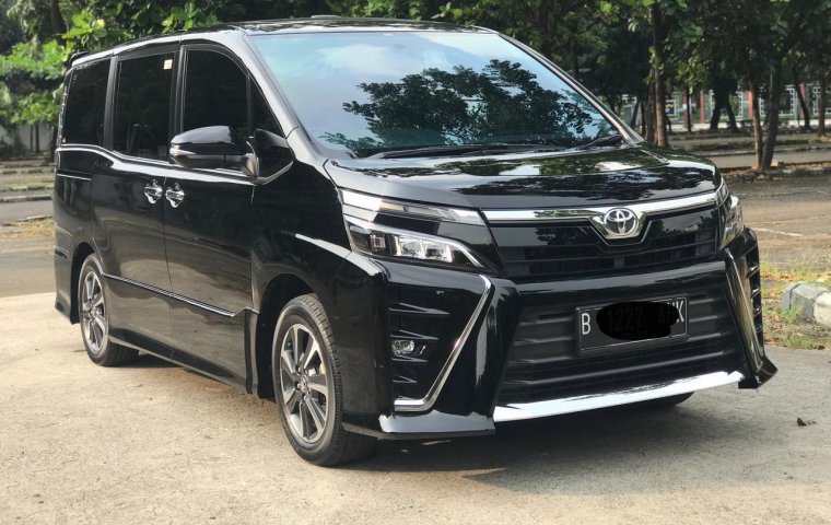 Toyota Voxy CVT 2018 MPV SUPER GRESS LIKE NEW