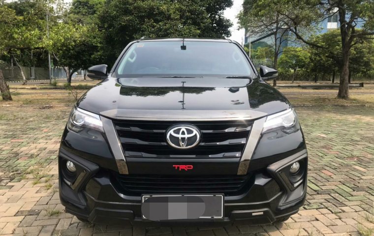 Toyota Fortuner 2.4 VRZ AT 2019 Hitam