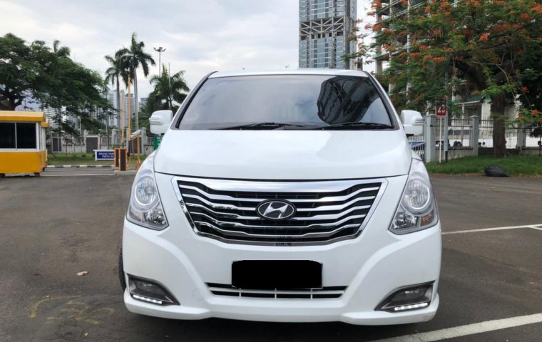 Hyundai H-1 XG Bensin AT 2014 Putih