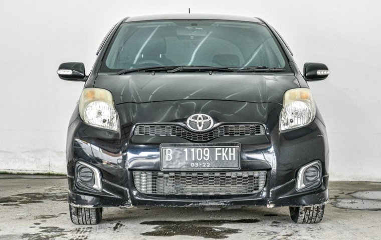 Toyota Yaris E 2012 Hatchback