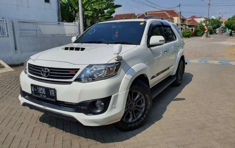 Jawa Timur, Toyota Fortuner TRD 2014 kondisi terawat