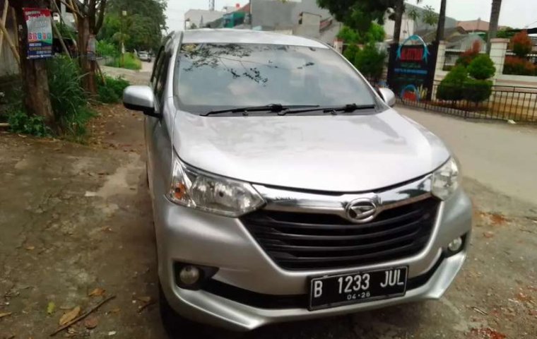 Dijual mobil bekas Daihatsu Xenia R, Banten 