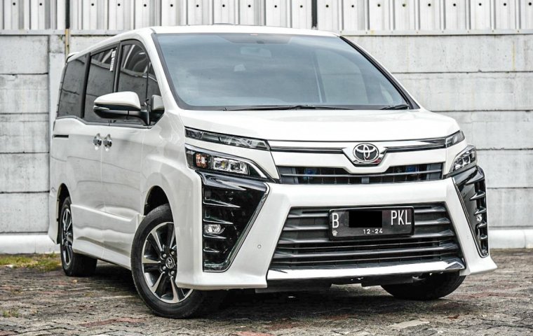 Toyota Voxy CVT 2019 Putih