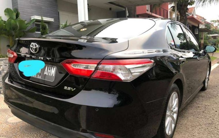 Jual mobil bekas murah Toyota Camry 2.5 V 2019 di Jawa Barat