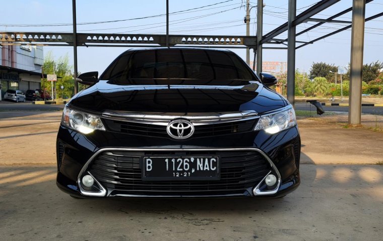 Toyota Camry 2.5 V 2016 Black On Biege Mulus Terawat TDP 65Jt