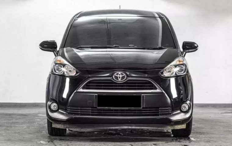 Mobil Toyota Sienta 2016 V terbaik di Jawa Timur