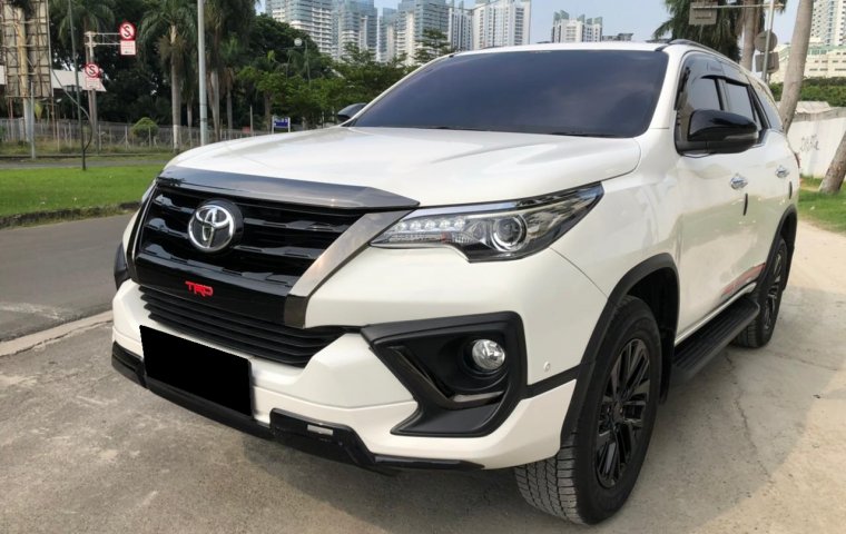 Toyota Fortuner 2.4 VRZ TRD AT 2020 Putih