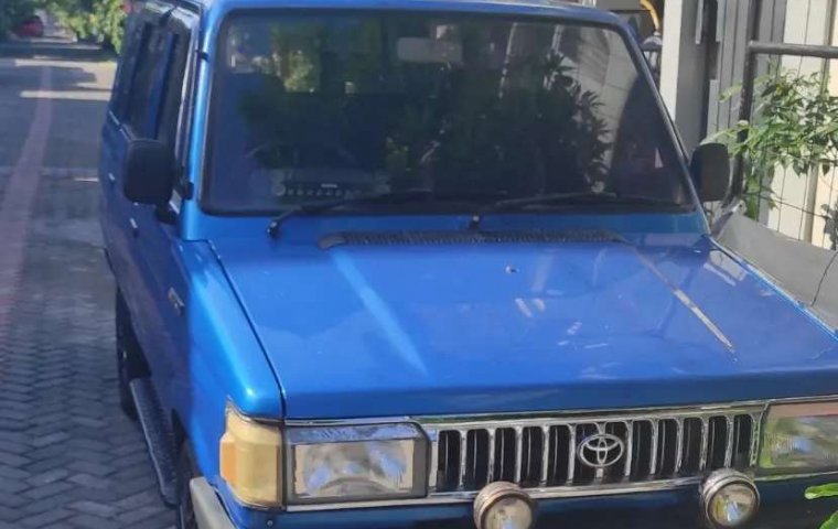 Mobil Toyota Kijang 1995 terbaik di Jawa Tengah