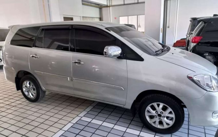 Mobil Toyota Kijang Innova 2011 G terbaik di Sumatra Utara