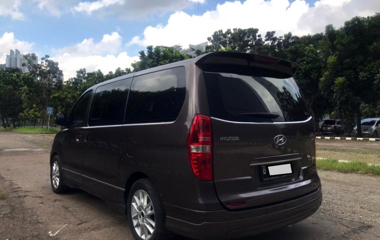 Hyundai H-1 Royale 2015 Coklat