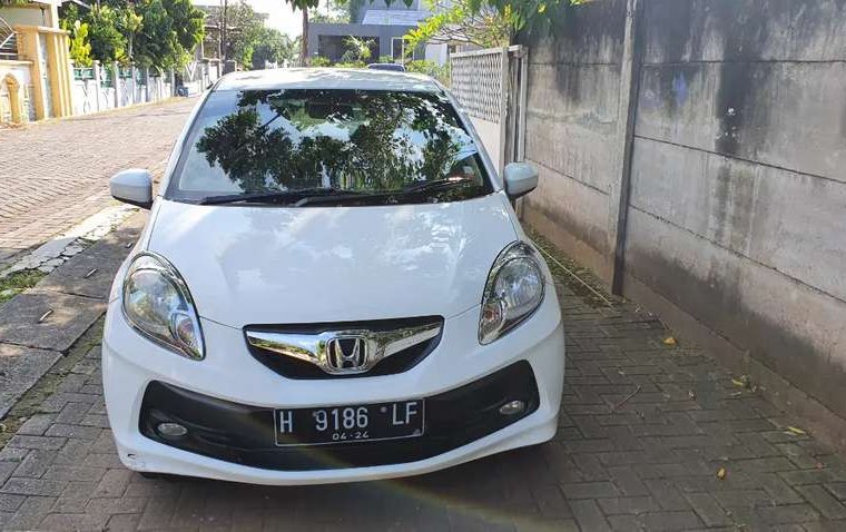 Dijual mobil bekas Honda Brio Satya E, Jawa Tengah 