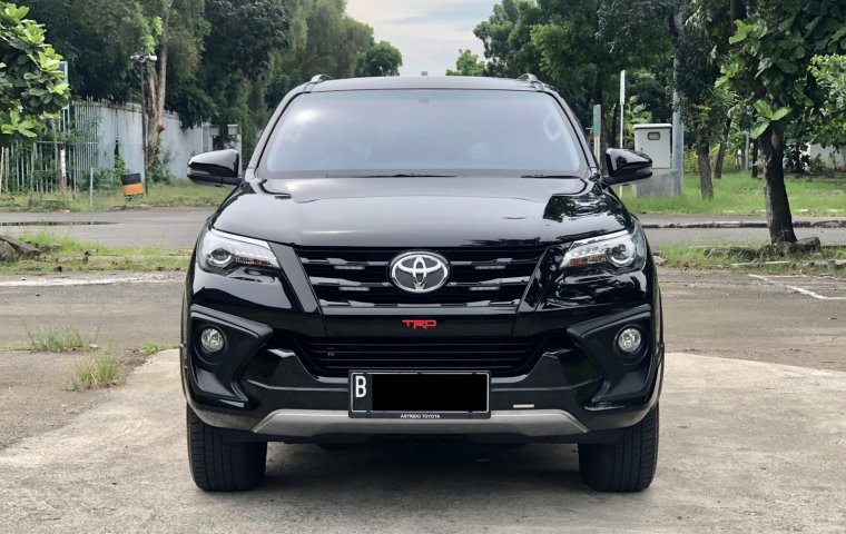 Toyota Fortuner 2.4 VRZ TRD AT 2019 Hitam