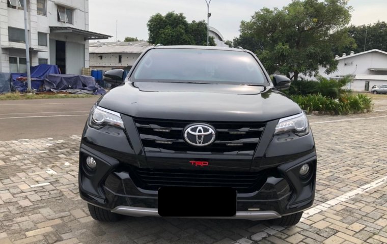 Toyota Fortuner 2.4 VRZ TRD AT 2019 Hitam