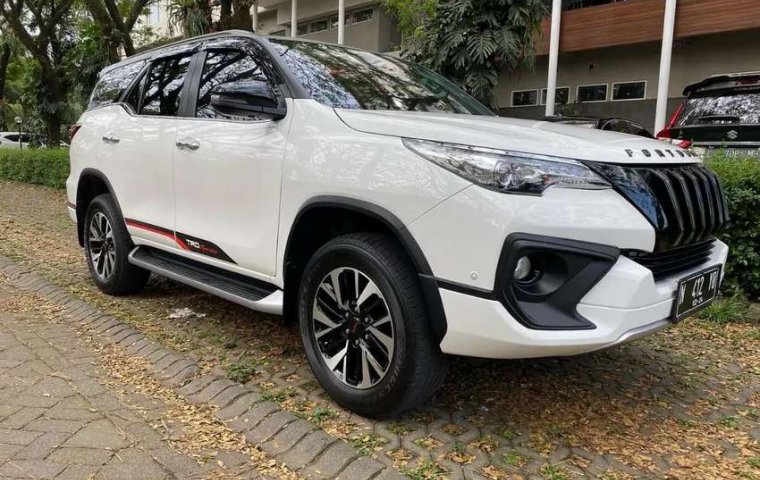 Jawa Timur, Toyota Fortuner VRZ 2019 kondisi terawat