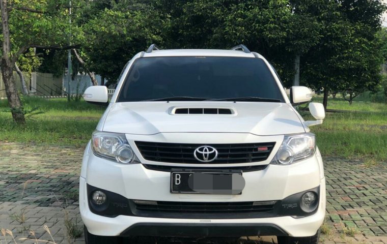 Toyota Fortuner 2015 Putih