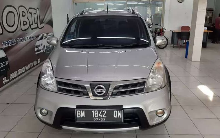 Mobil Nissan Livina 2009 X-Gear terbaik di Riau