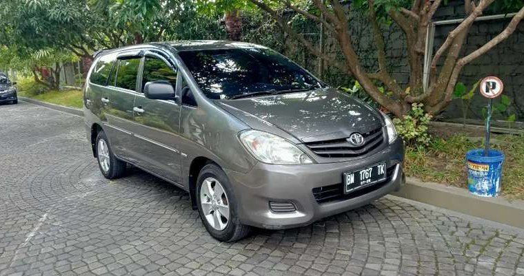 Riau, jual mobil Toyota Kijang Innova E 2010 dengan harga terjangkau