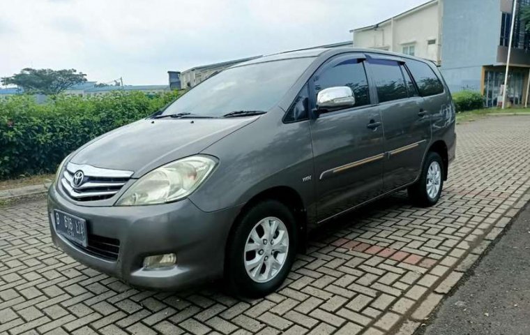 Jual Toyota Kijang Innova E 2010 harga murah di Banten