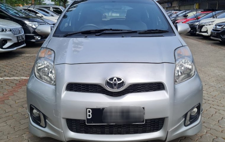 TOYOTA YARIS AT MATIC 2012 SILVER