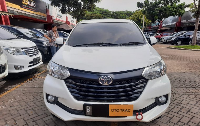 TOYOTA GRAND AVANZA E AT MATIC 2017 PUTIH